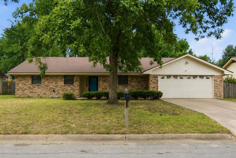 1408 Inglewood Drive, Stephenville TX 76401 - Photo 3