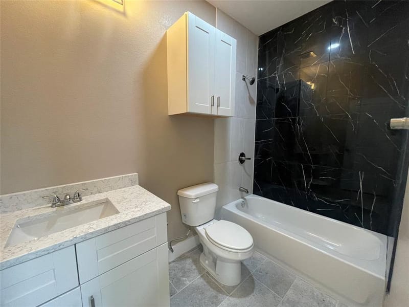 4313 Mountain Hollow Drive, Granbury TX 76048 - Photo 7