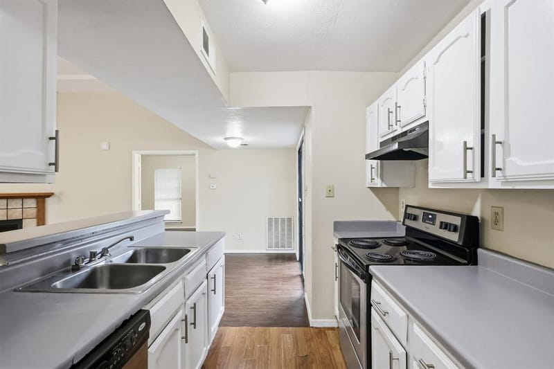 3048 Navarro Lane, Grand Prairie TX 75052 - Photo 7