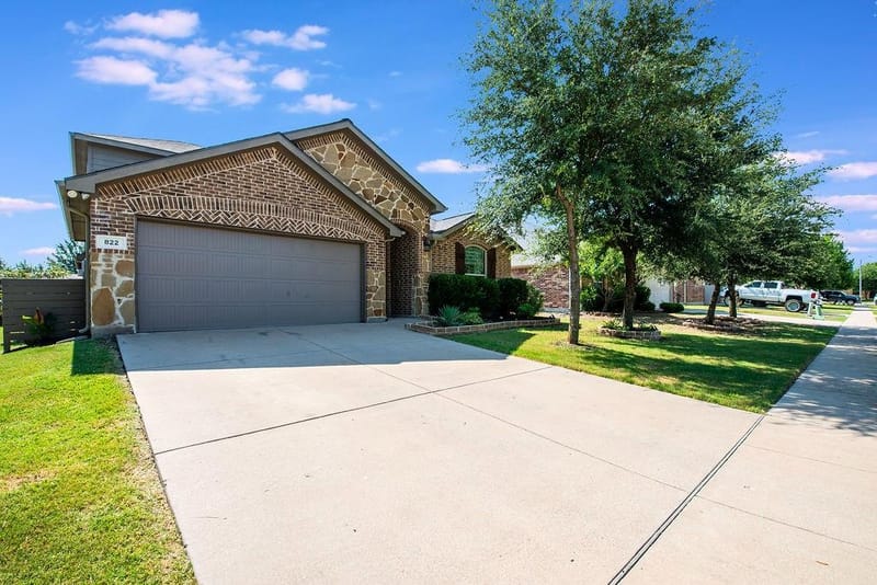 822 Graham Drive, Burleson TX 76028 - Photo 2