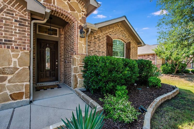822 Graham Drive, Burleson TX 76028 - Photo 3