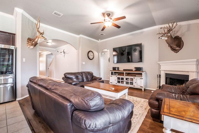 822 Graham Drive, Burleson TX 76028 - Photo 10