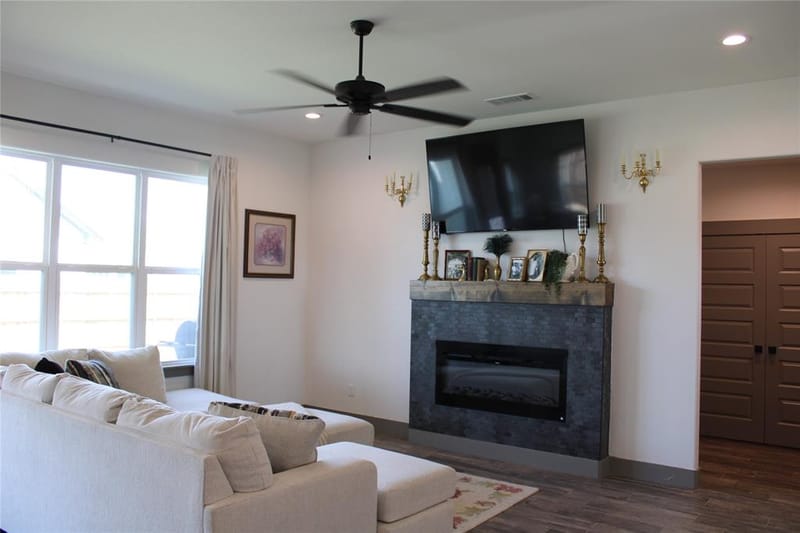 9221 Parkview, Tolar TX 76476 - Photo 3