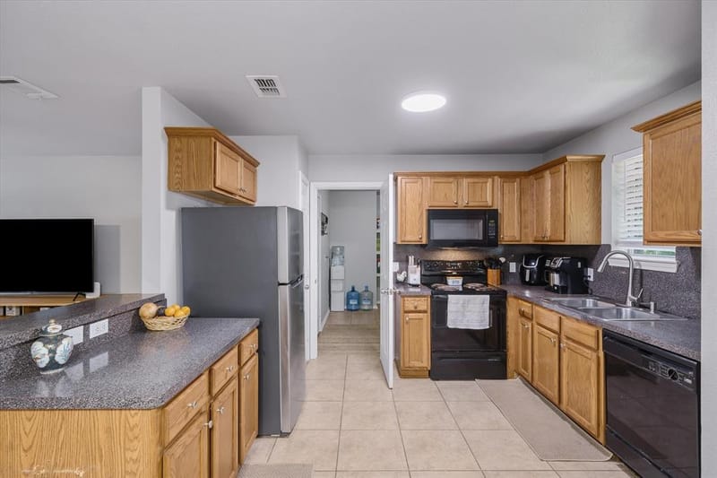 9165 Stonecreek, Tyler TX 75703 - Photo 14