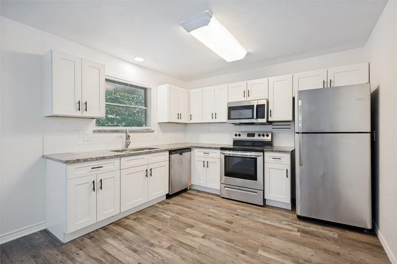 706 Goodyear Street, Irving TX 75062 - Photo 10