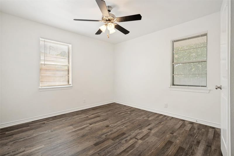 706 Goodyear Street, Irving TX 75062 - Photo 14