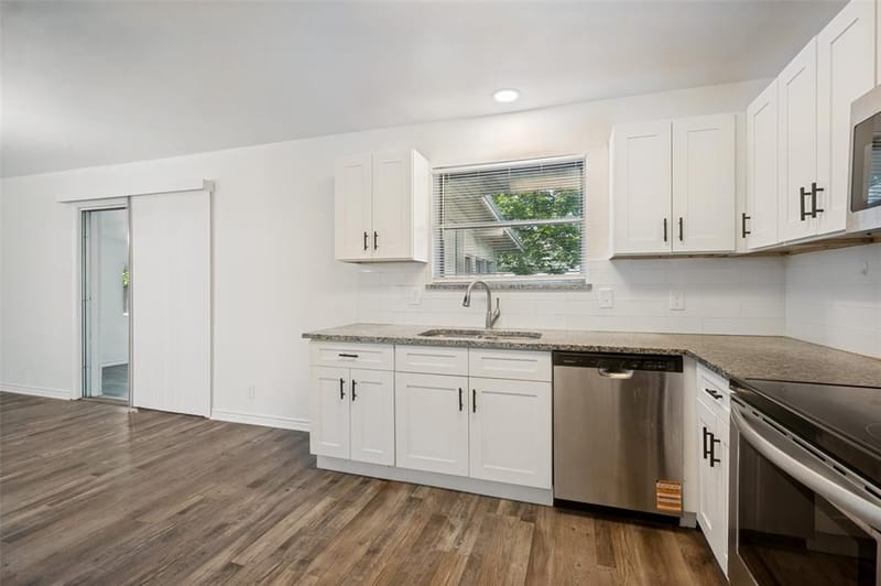 706 Goodyear Street, Irving TX 75062 - Photo 11