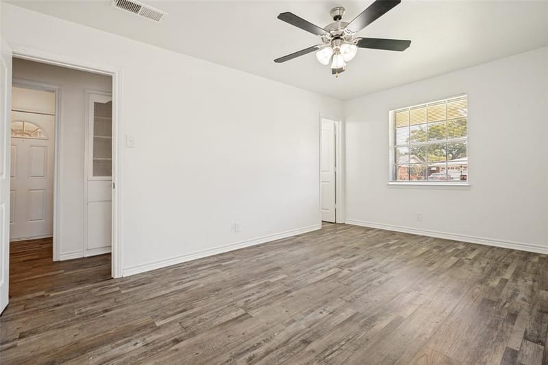 706 Goodyear Street, Irving TX 75062 - Photo 4