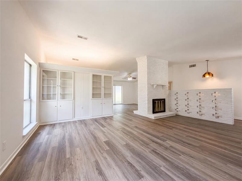 2111 Royal Oaks Drive, Irving TX 75060 - Photo 2