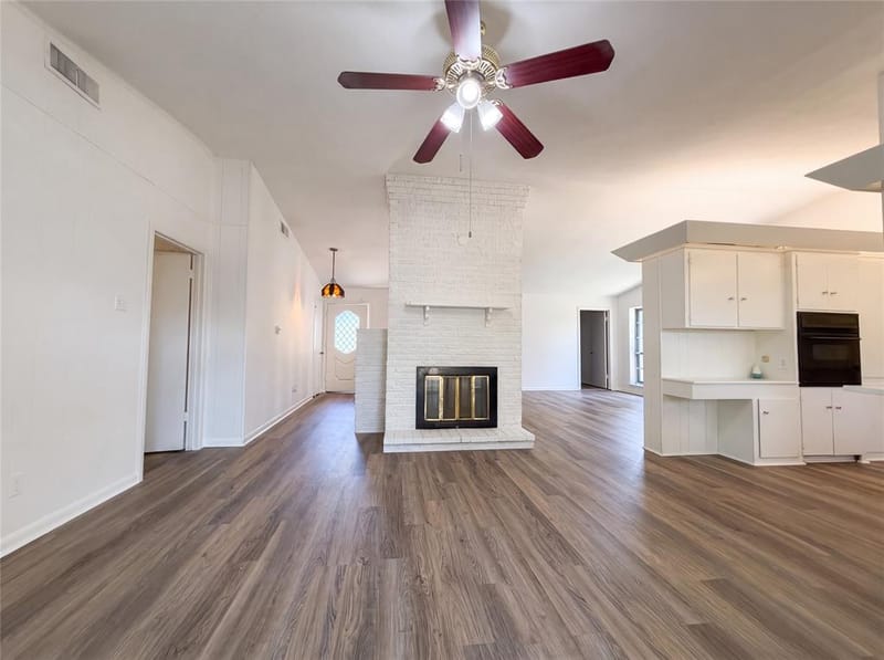 2111 Royal Oaks Drive, Irving TX 75060 - Photo 3