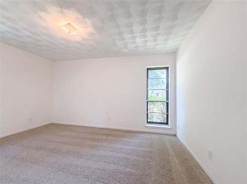 2111 Royal Oaks Drive, Irving TX 75060 - Photo 10