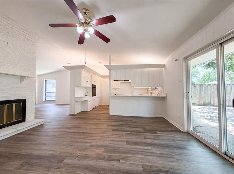 2111 Royal Oaks Drive, Irving TX 75060 - Photo 4