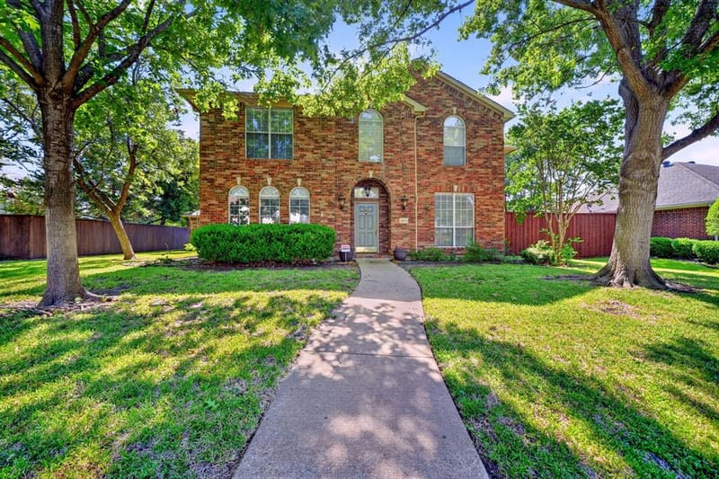 905 Hampstead Drive, Mesquite TX 75181 - Photo 2