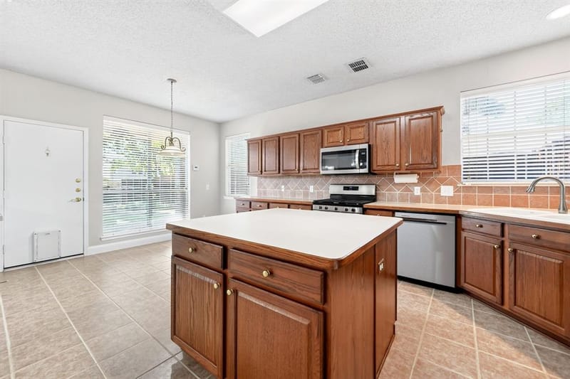 905 Hampstead Drive, Mesquite TX 75181 - Photo 9