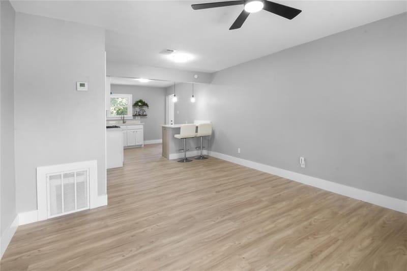 5624 S Hampshire Boulevard, Fort Worth TX 76112 - Photo 5