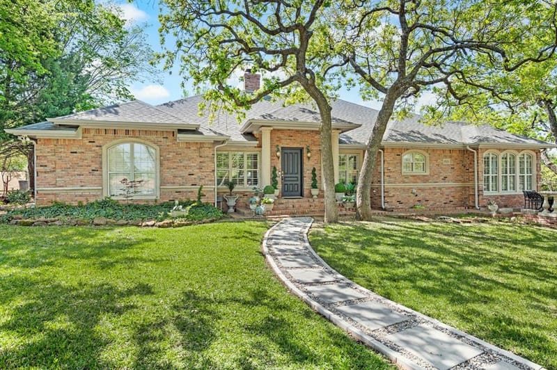 3716 Oakwood Drive, Grapevine TX 76051 - Photo 7