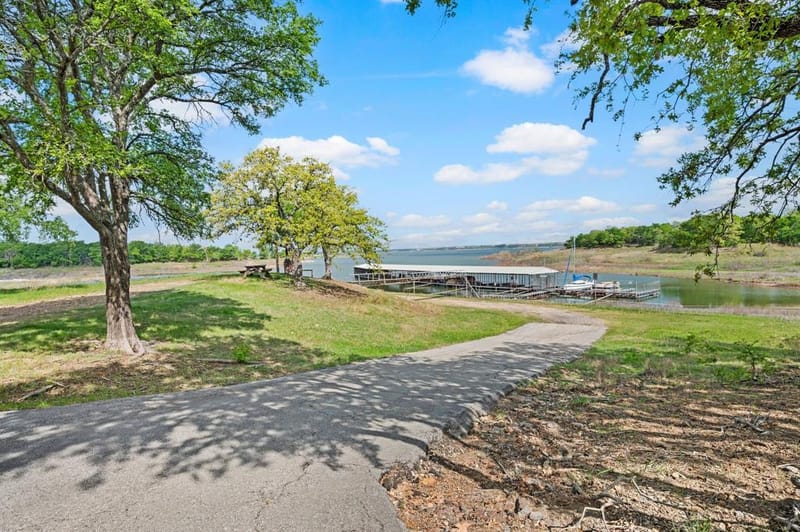 3716 Oakwood Drive, Grapevine TX 76051 - Photo 3