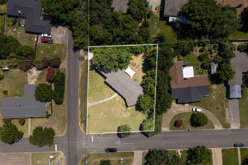 627 Bellaire Drive, Woodway TX 76712 - Photo 2