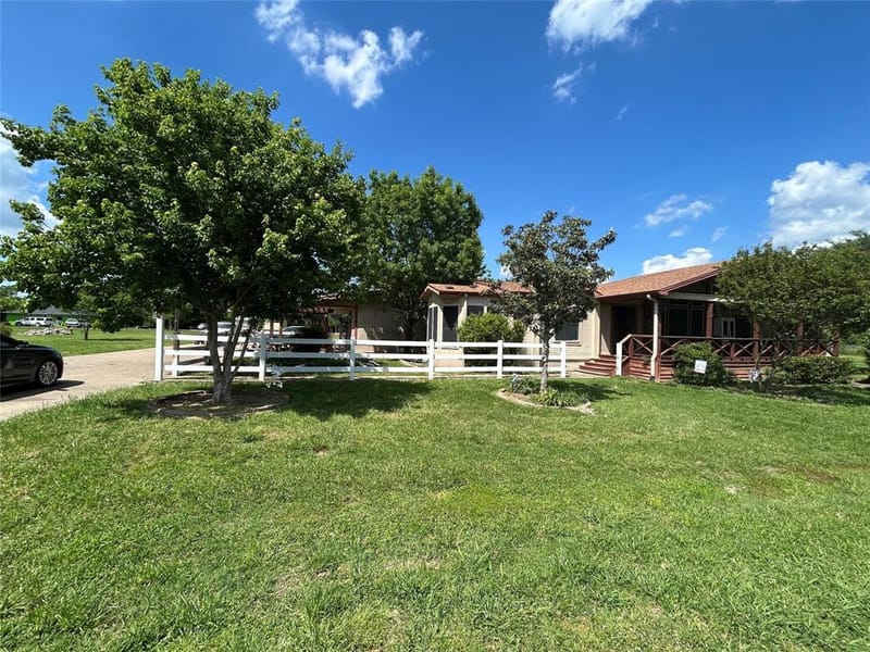 129 Saint Michaels Drive, Trinidad TX 75163 - Photo 23