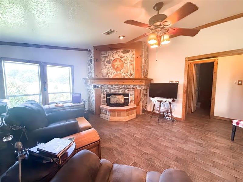 129 Saint Michaels Drive, Trinidad TX 75163 - Photo 2