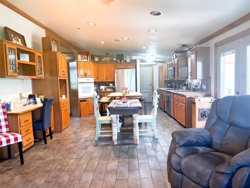 129 Saint Michaels Drive, Trinidad TX 75163 - Photo 9