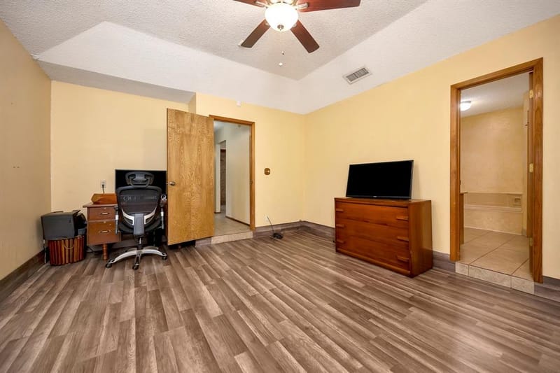 408 Chimney Hill Circle, Mansfield TX 76063 - Photo 16