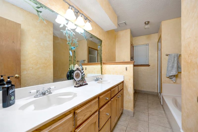 408 Chimney Hill Circle, Mansfield TX 76063 - Photo 22