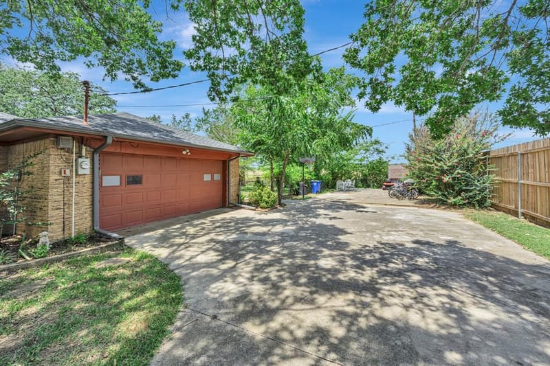 408 Chimney Hill Circle, Mansfield TX 76063 - Photo 32