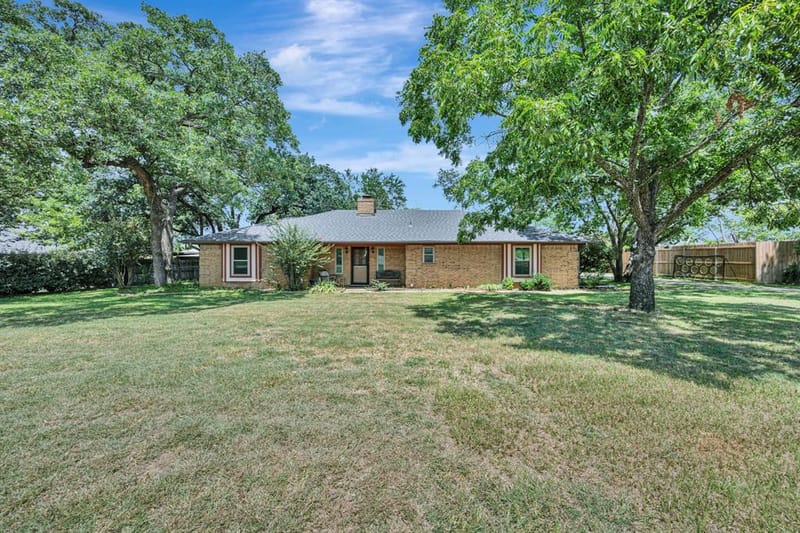 408 Chimney Hill Circle, Mansfield TX 76063
