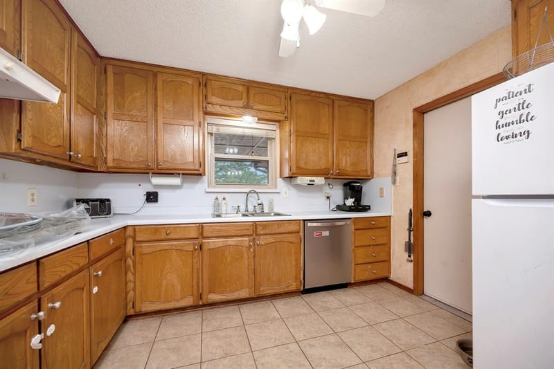 408 Chimney Hill Circle, Mansfield TX 76063 - Photo 5