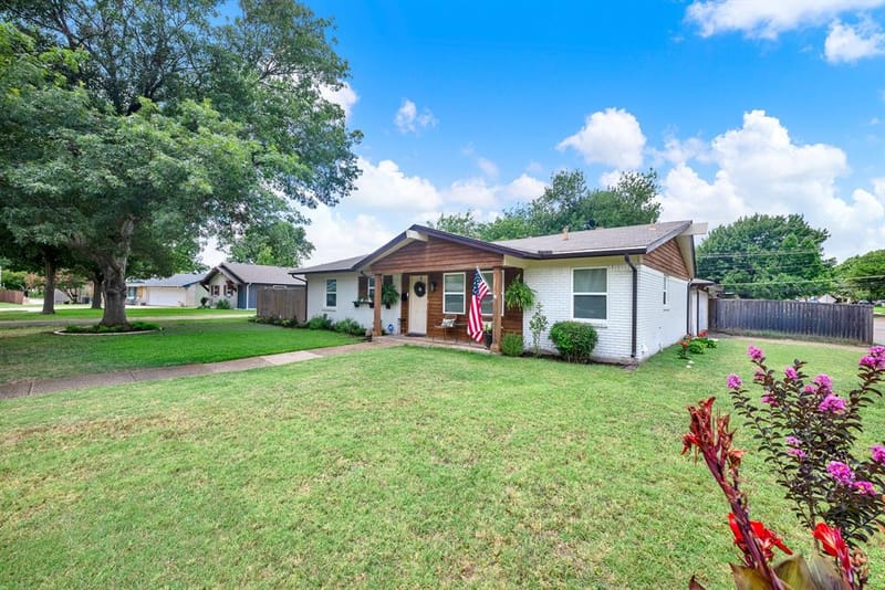 745 Pinehurst Drive, Richardson TX 75080 - Photo 2