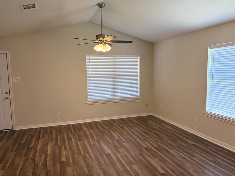 2025 Lyle Avenue, Waco TX 76708 - Photo 12