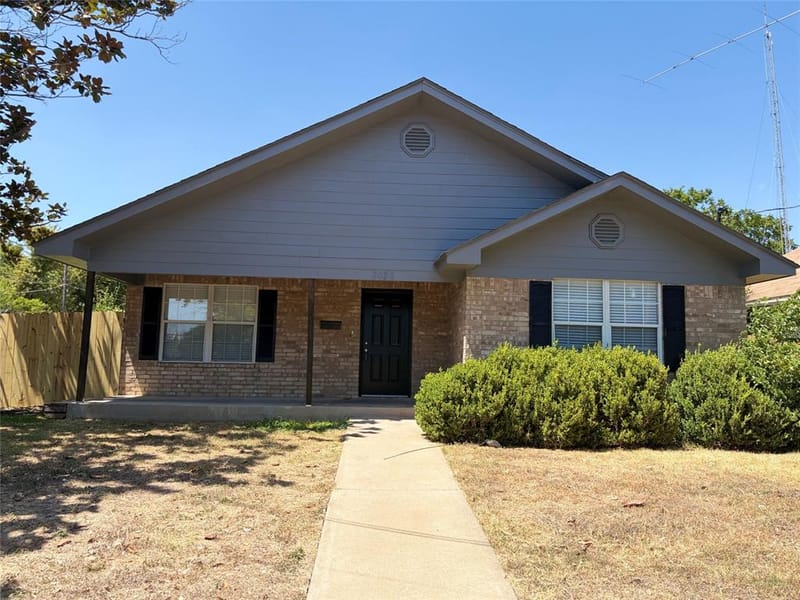 2025 Lyle Avenue, Waco TX 76708