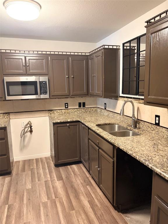 2025 Lyle Avenue, Waco TX 76708 - Photo 11