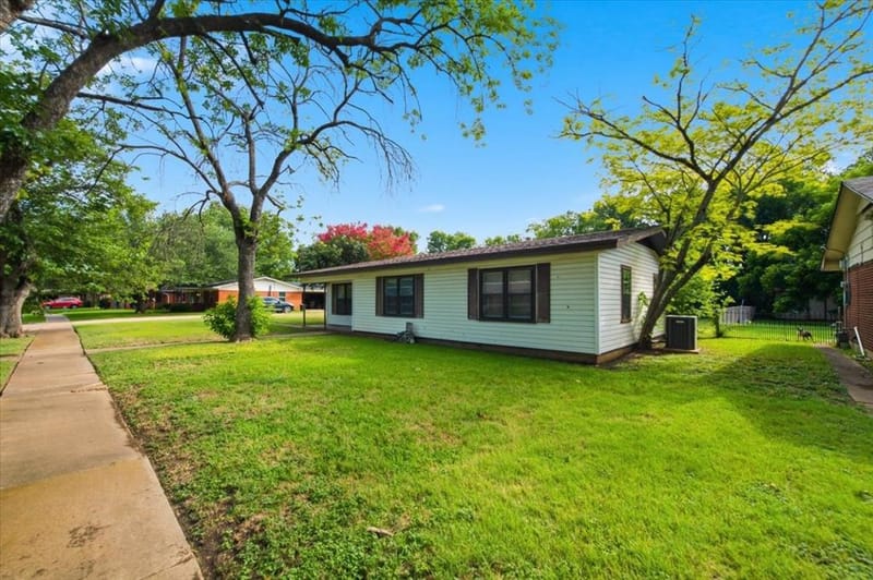 156 Bowie, McGregor TX 76657 - Photo 23