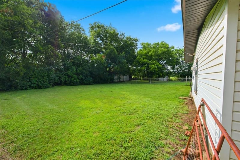 156 Bowie, McGregor TX 76657 - Photo 20
