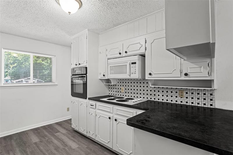 529 Georgetown Drive, Everman TX 76140 - Photo 12