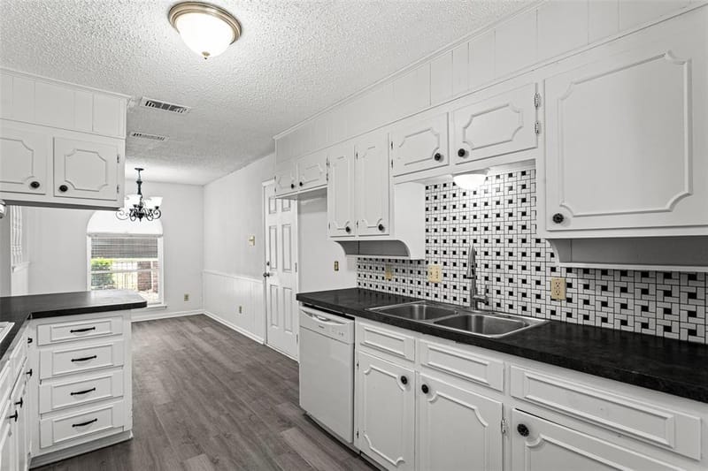 529 Georgetown Drive, Everman TX 76140 - Photo 11