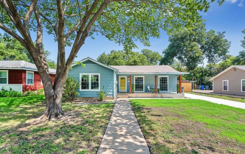 4221 Sanger Avenue, Waco TX 76710 - Photo 2