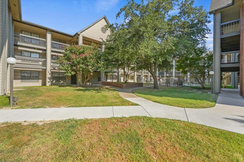 218 N Texas Boulevard # 306, Denton TX 76201 - Photo 17