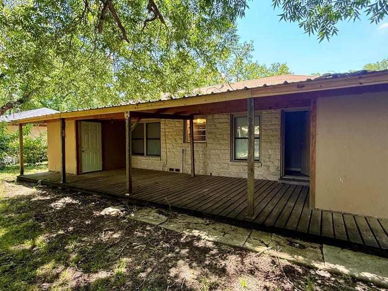 215 W Tennie Street, Gainesville TX 76240 - Photo 16