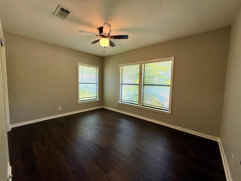 215 W Tennie Street, Gainesville TX 76240 - Photo 12