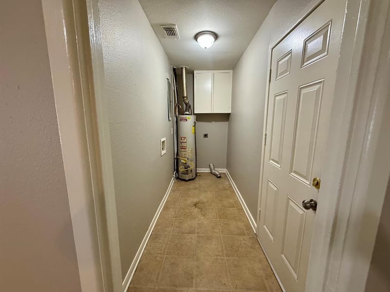 215 W Tennie Street, Gainesville TX 76240 - Photo 10