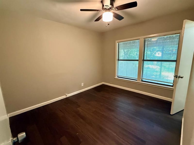 215 W Tennie Street, Gainesville TX 76240 - Photo 15