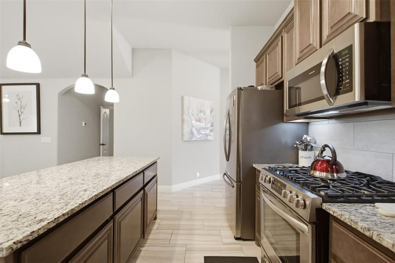 540 Ramon Street, Burleson TX 76028 - Photo 9