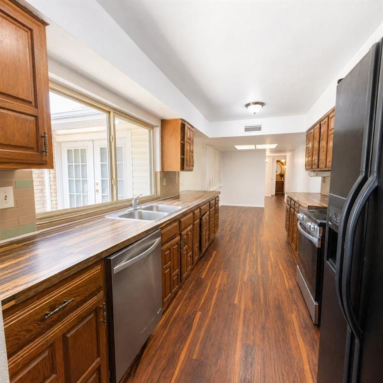 6703 Forestview Drive, Arlington TX 76016 - Photo 2