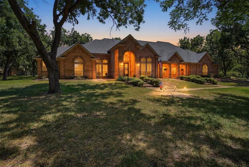 7405 Fox Fire Court, Granbury TX 76049 - Photo 2