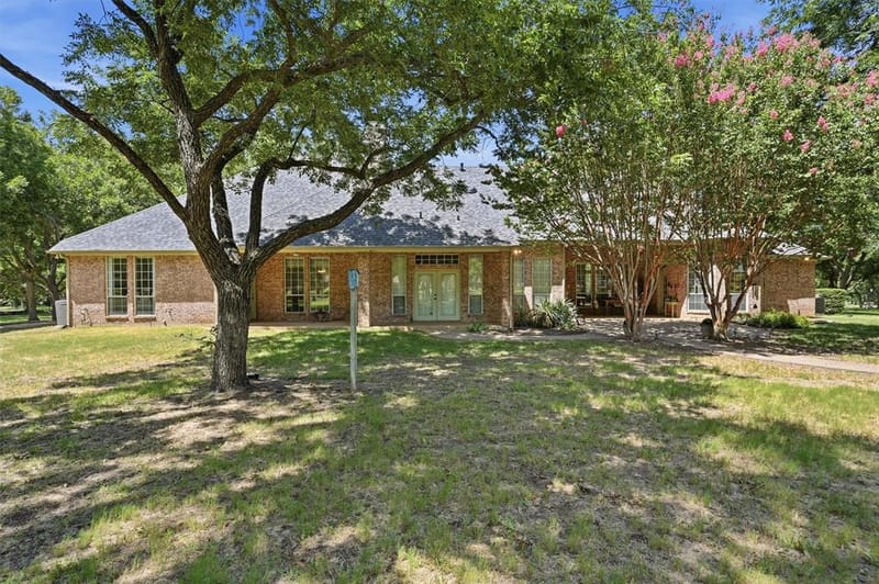 7405 Fox Fire Court, Granbury TX 76049 - Photo 6