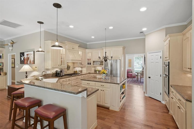 7405 Fox Fire Court, Granbury TX 76049 - Photo 14