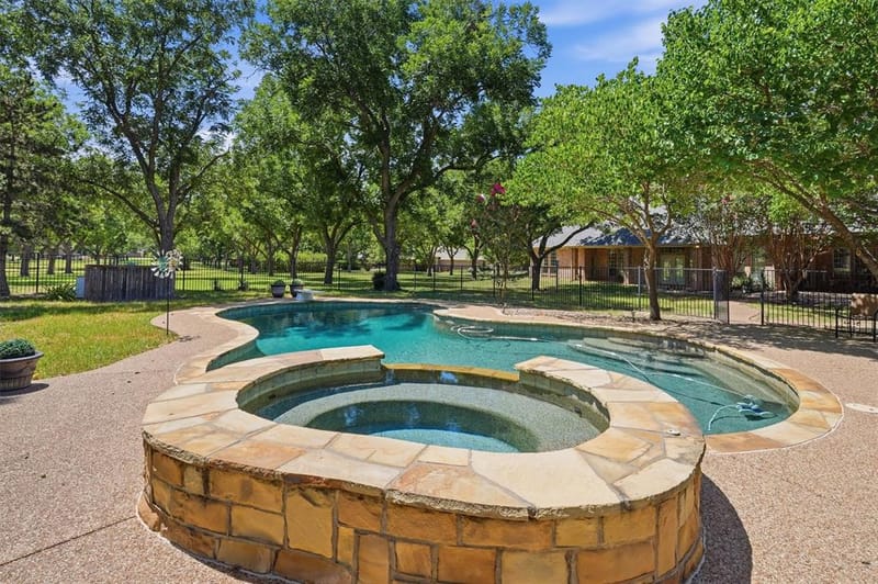 7405 Fox Fire Court, Granbury TX 76049 - Photo 35